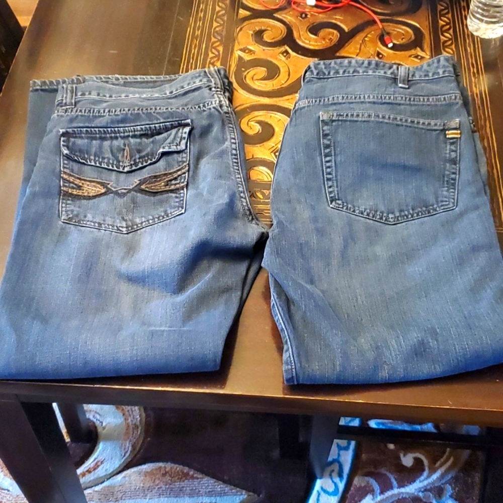 2 pair of mens jeans 👖 for work.